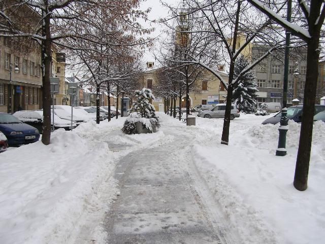 Louny 11. ledna. Město leží v nížině, letos pod sněhem. | Foto: Ladislav Bába