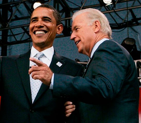 Barack Obama (vlevo) a Joe Biden | Foto: Reuters