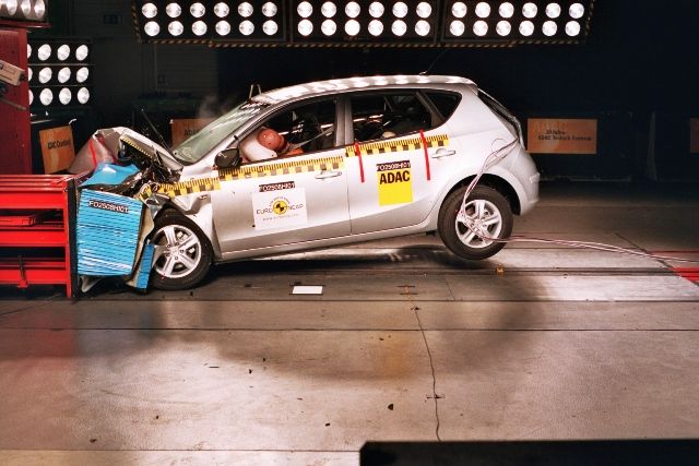 Hyundai i30 se testoval dvakrát. Nejprve měl čtyři hvězdičky, po vylepšení pět | Foto: Euro NCAP