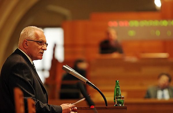 Prezident Václav Klaus dnes přišel do Senátu. | Foto: Tomáš Adamec, Aktuálně.cz