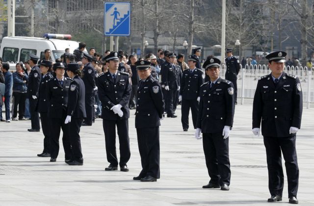 Na bezproblémový průběh ceremoniálu dohlížely tisíce policistů | Foto: Reuters