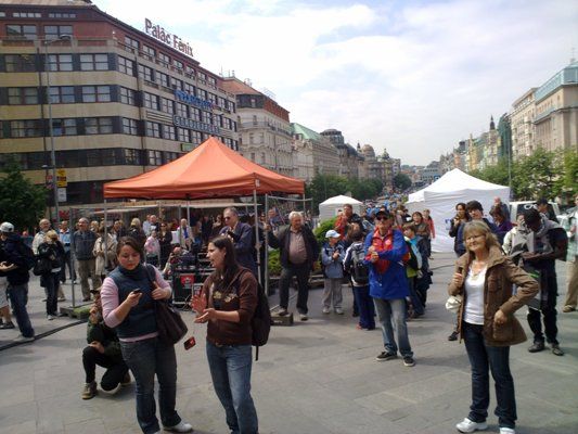 Diváků je zatím hrstka. | Foto: Michal Štůsek