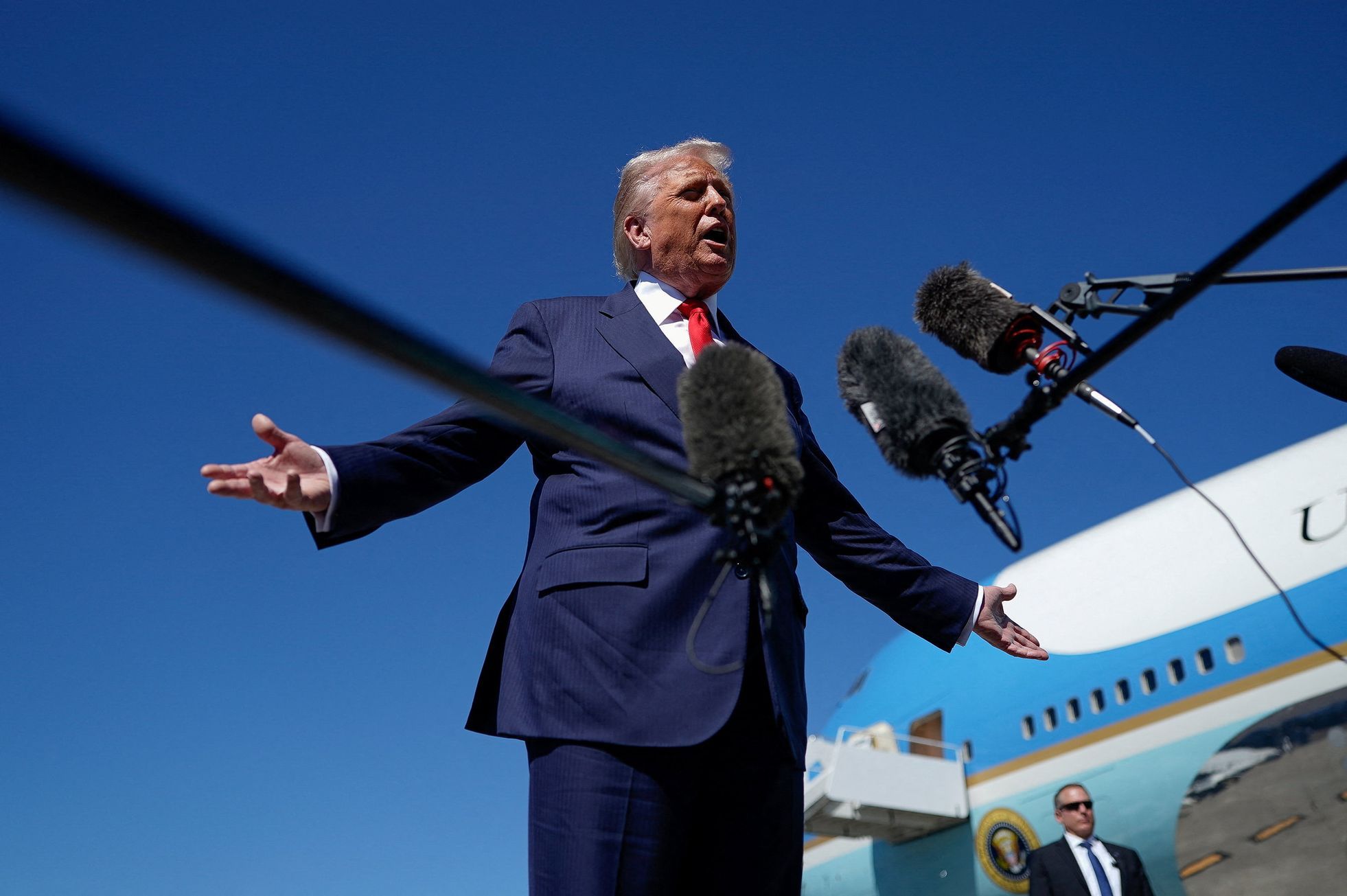 Čína ví a Nigérie uvidí. Trump promluvil o Tchaj-wanu i pronásledování křesťanů