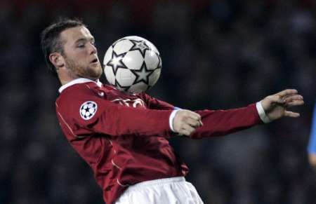 Rooney roste v oporu Manchesteru United | Foto: Reuters