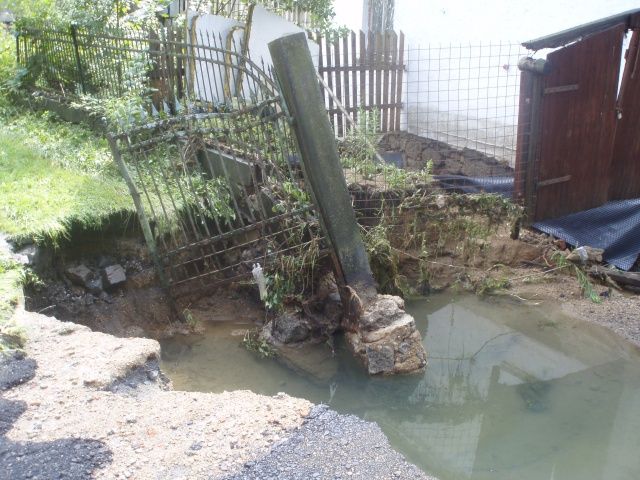 Škody po povodni v Radčicích a Krásné Studánce u Liberce | Foto: foto od čtenářky