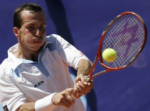 Český tenista Radek Štěpánek v semifinále turnaje v Gstaadu. | Foto: Reuters