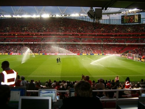 Emirates Stadium těsně před zápasem Arsenalu. | Foto: Aktuálně.cz