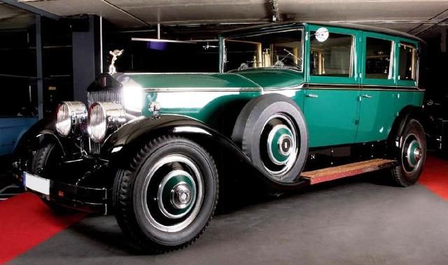 Bonbónkem měla být dražba Rolls Royce Phantom I z roku 1929. Vůz, který pohání osmilitrový motor, je po rekonstrukci a vyvolávací cena byla 2 190 000 Kč. | Foto: Radek Pecák