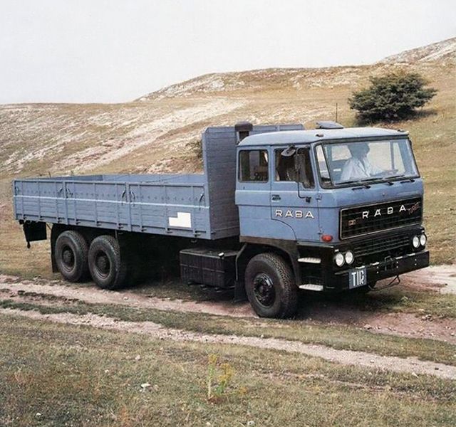 Rába se ve druhé polovině 80. let dostala do finančních problémů, přesto započala stavbu nové motorárny, kterou ale nedokončenou prodala v roce 1993 Audi. | Foto: Rába