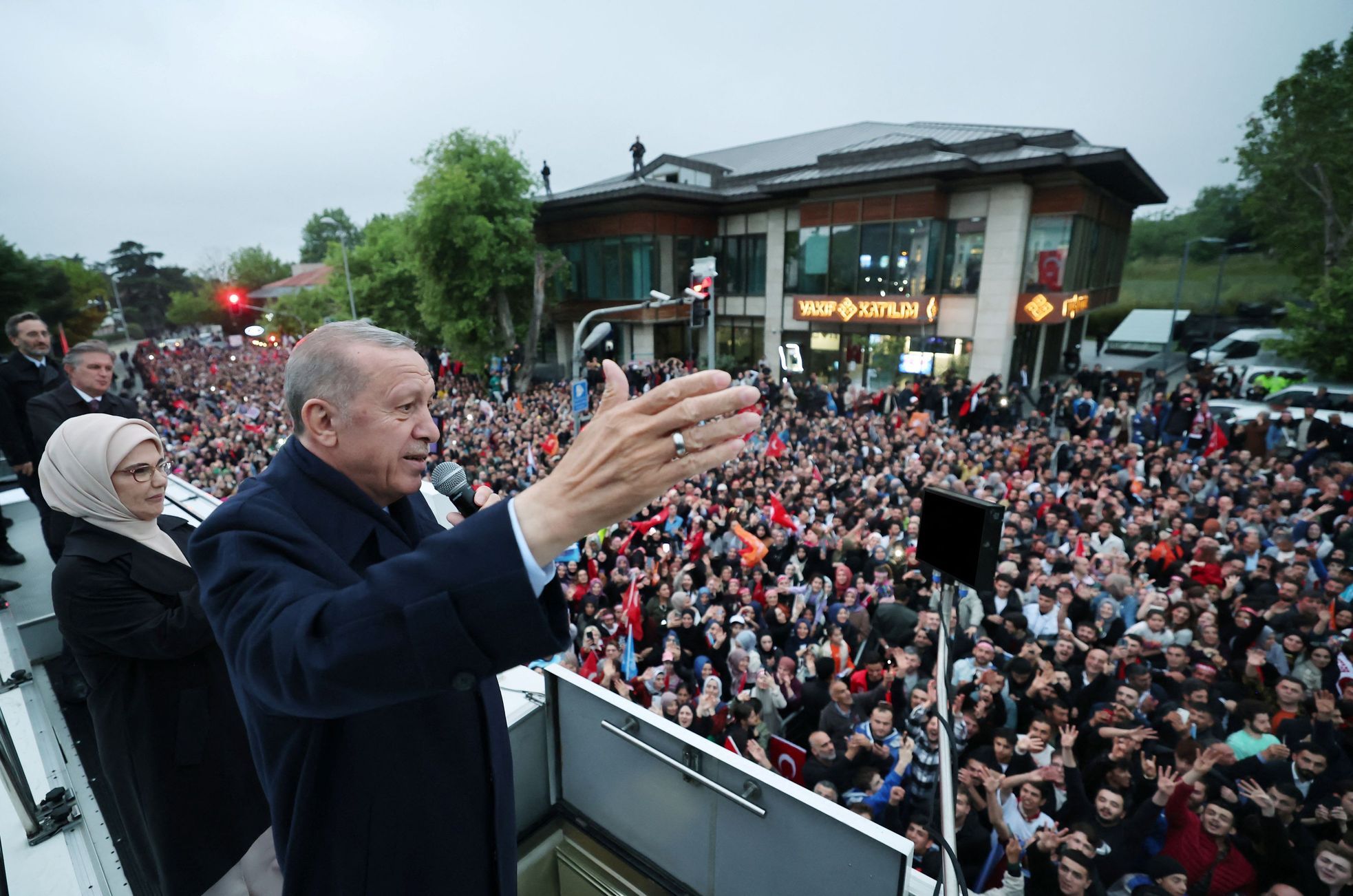 Erdogan a gagné et dirigera la Turquie pendant les cinq prochaines années.  Jusnya a qualifié l’élection d’injuste