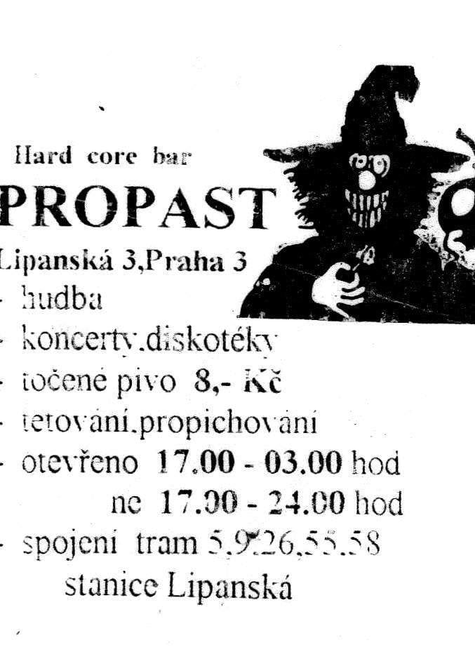 "Bylo to dané vlivem uvolněné porevoluční atmosféry, možnosti se svobodně scházet a uspokojit hlad publika po určitých, do té doby spíše potlačovaných, hudebních žánrech," vysvětlují autorky fanouškovské stránky a stejnojmenné knihy, která vyšla před třemi lety. | Foto: Zaniklé pražské kluby (archiv)