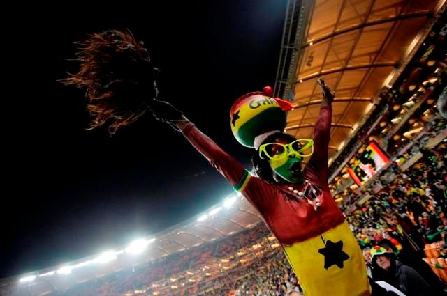 Fanoušci před utkáním Ghana - Uruguay | Foto: Reuters