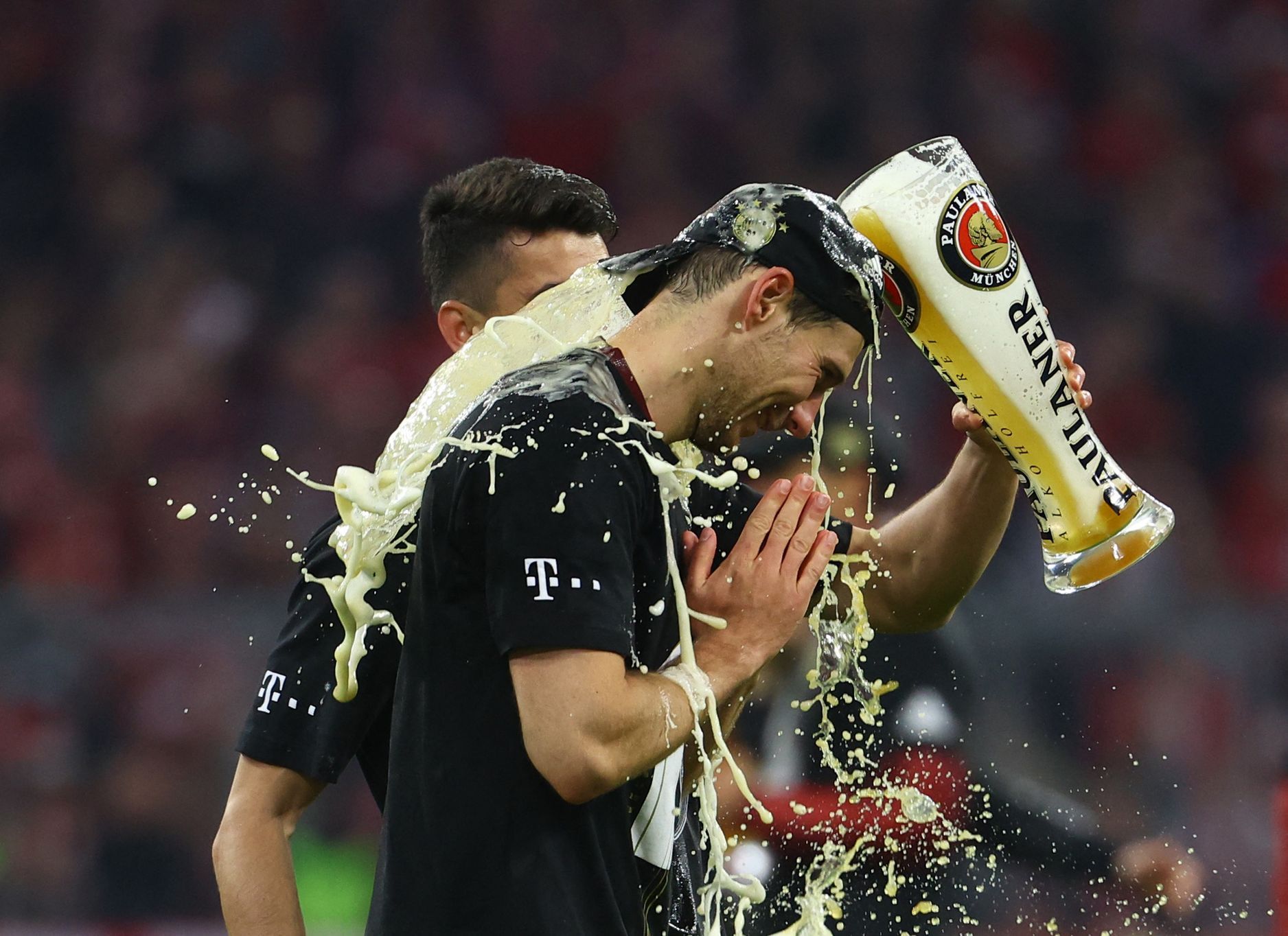 Bayern schlägt Dortmund zu Hause und feiert Titel, Schick schlug schnelle Hacken
