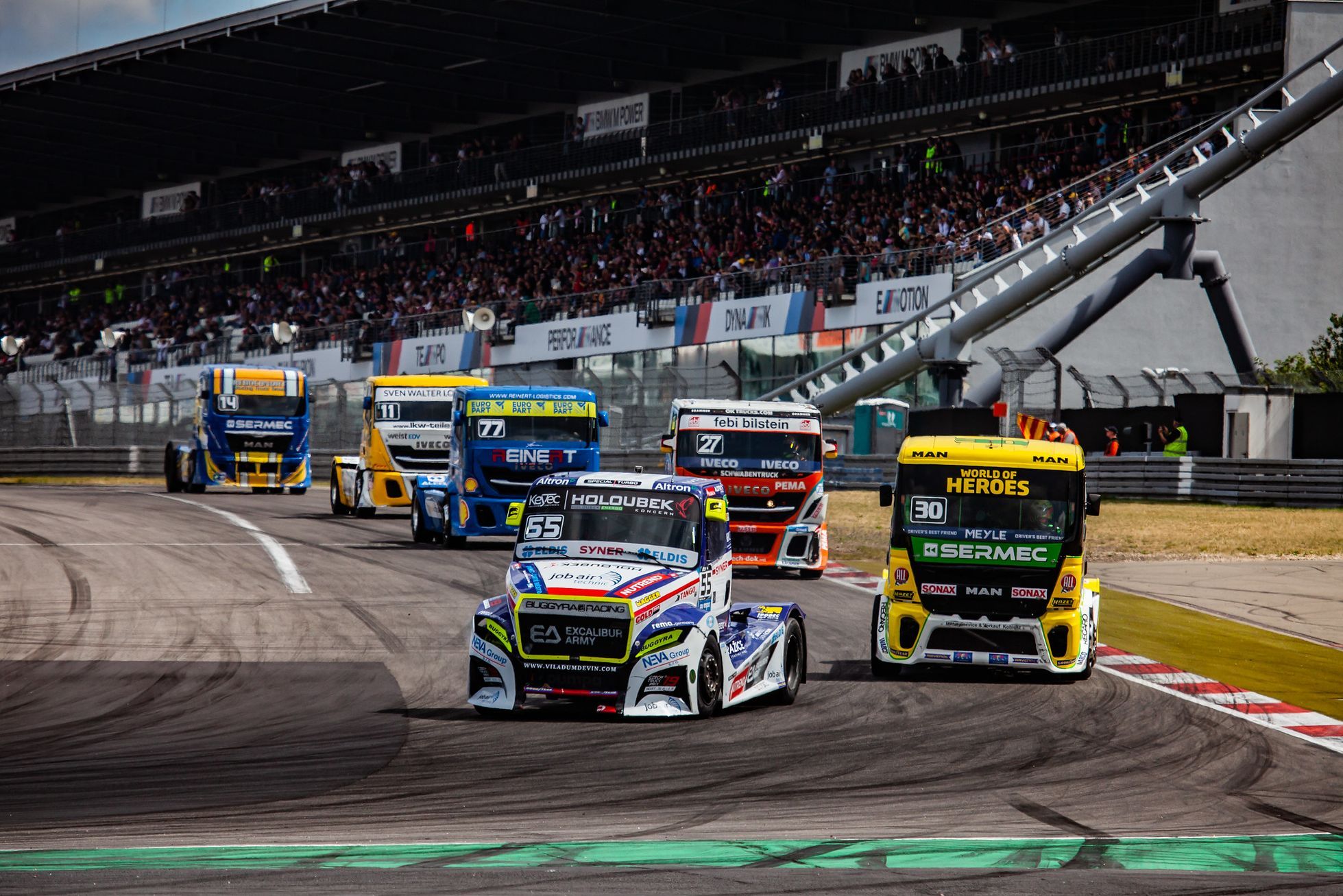 Kein Coronavirus.  Wegen Überschwemmung finden auf dem Nürburgring keine Traktorrennen statt