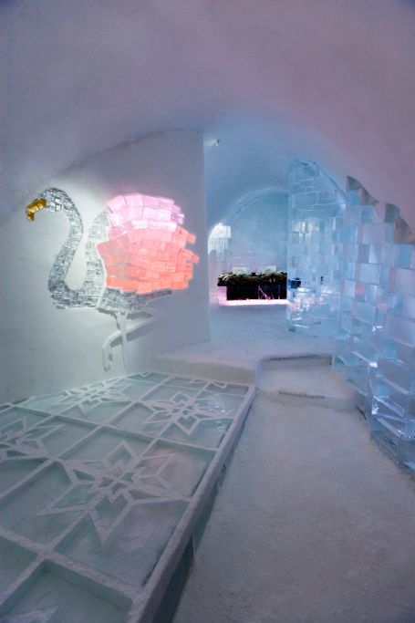 Řada návštěvníků si však nekupuje jen samostatný nocleh na ledu. 
Umělci: Marinus Vroom, Marjolein Vonk 
Místo: Deluxe Suite | Foto: Photobigben.com/ ICEHOTEL