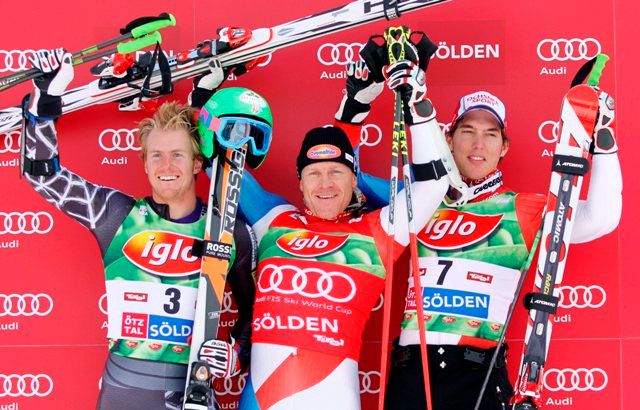 Na stupních vítězů Cuche doplnili druhý Ted Ligety a třetí Carlo Janka, úřadující mistr světa v obřím slalomu. | Foto: Reuters