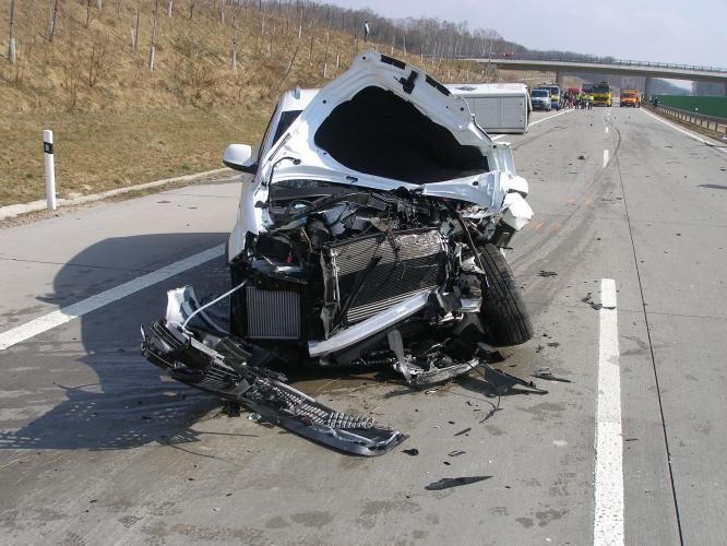 Příčinou nehody byly patrně nedostatečné rozestupy mezi auty... | Foto: Policie ČR