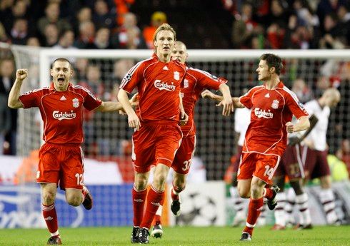 Za Liverpool vyrovnával v prvním poločase Sami Hyppia | Foto: Reuters