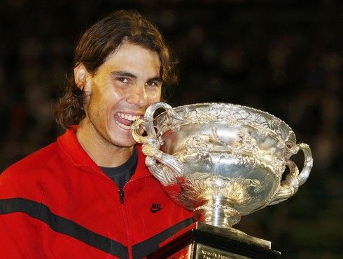 Rafael Nadal s trofejí | Foto: Sport