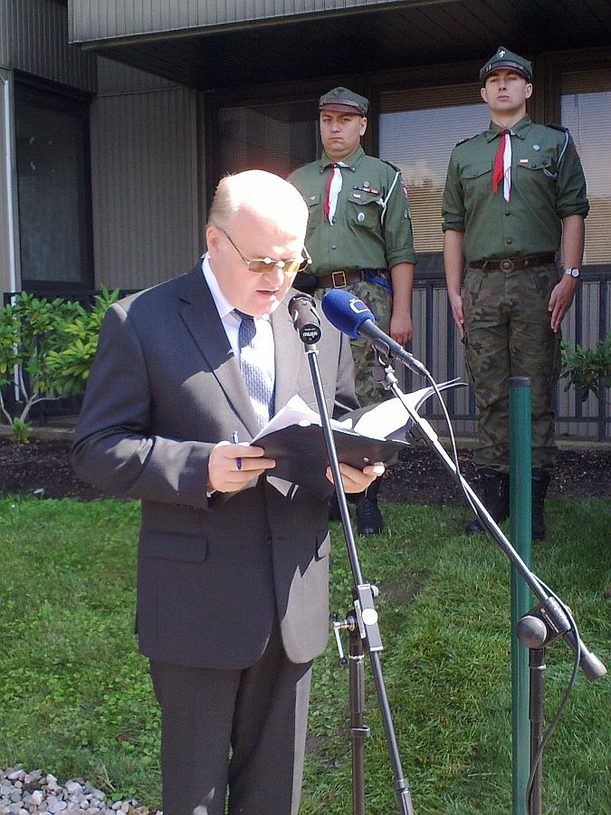 Nový ředitel Ústavu pro studium totalitních režimů a bývalý mluvčí České biskupské konference Daniel Herman si vzal úvodní slovo.
 Snímek byl pořízen mobilním přístrojem Nokia N86 8MP . | Foto: Michal Štůsek