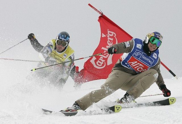 Český skikrosař Tomáš Kraus ve finále světového šampionátu akrobatických lyžařů. | Foto: Reuters