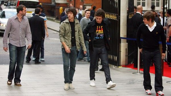 Arctic Monkeys přicházejí na předávání Mercury Music Prize 2006 | Foto: Reuters