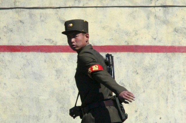 Severní Korea v těchto dnech opět pohrozila válkou. Její obchod se zbraněmi je totiž ohrožen | Foto: Reuters