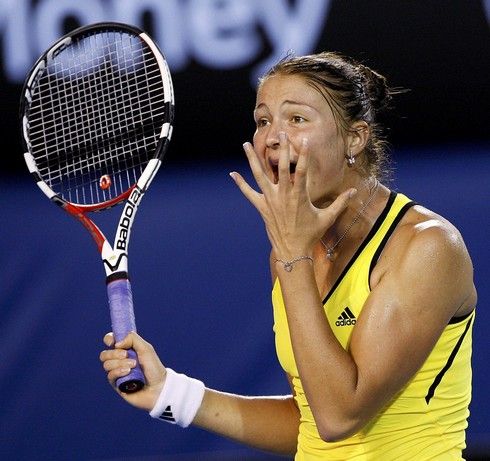 Dinara Safinová ztrácela často svůj servis. | Foto: Sport