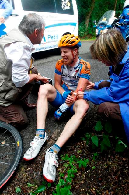 Na tvrdé závodění nakonec doplatil i Američan Tyler Farrar. | Foto: Reuters