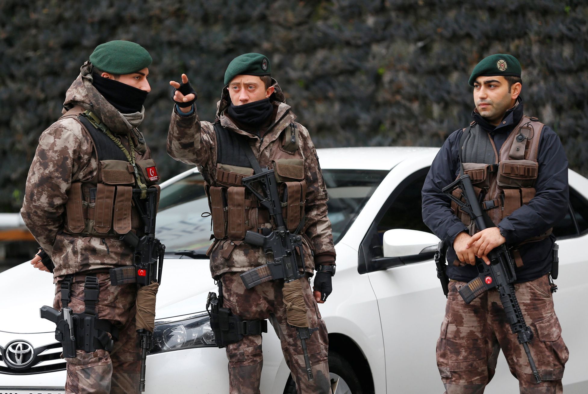 Turkey is dealing with the special death of a journalist of Czech origin, they found him in a car in front of the hotel