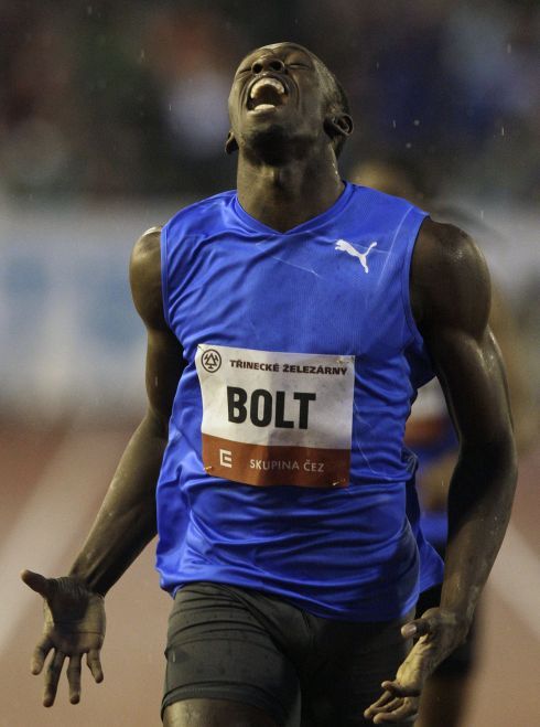 Usian Bolt předvedl perfektní výkon. Od překonání rekordu na třístovce jej dělilo pouhých 13 setin sekundy. | Foto: Reuters