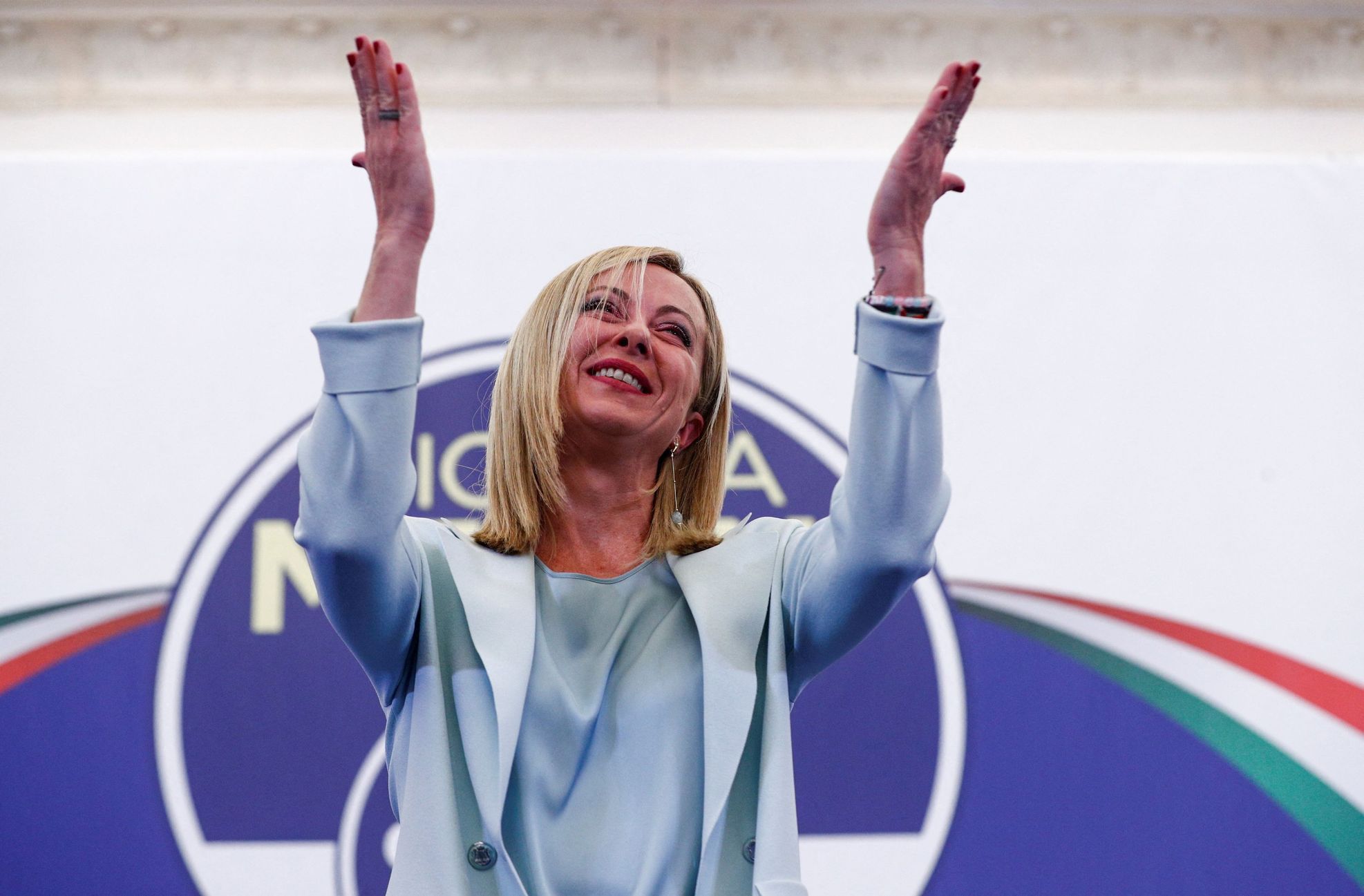Il partito post-fascista vinse le elezioni italiane, Meloni si diresse alla guida del Paese