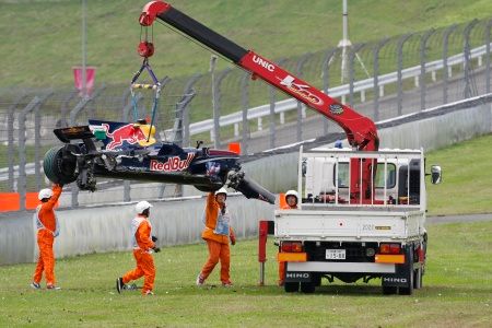 Japonsko - Pro Davida Coultharda skončil závod v Japonsku už v první zatáčce. | Foto: Reuters