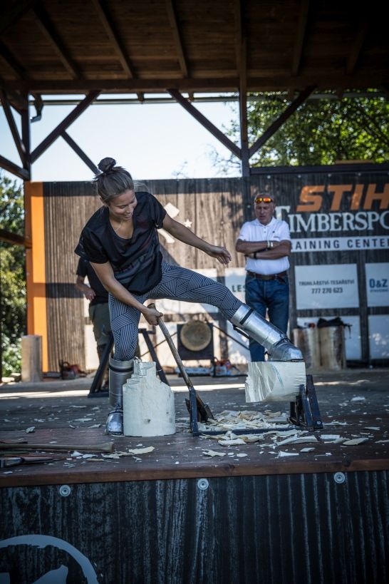 ... a sekerou. | Foto: STIHL Timbersports