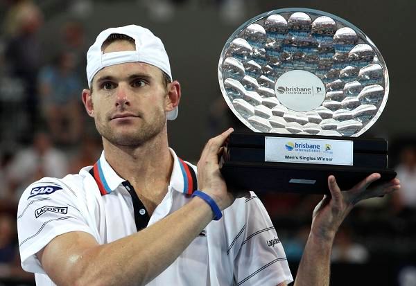 Během své bohaté kariéry nasbíral Roddick 32 turnajových titulů... | Foto: Reuters