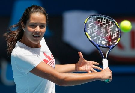 Ana Ivanovičová se připravuje v Melbourne Parku na Australian Open | Foto: Václav Rojík