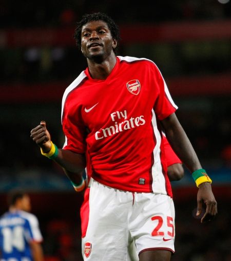 Emmanuel Adebayor z Arsenalu se raduje z gólu do sítě Porta. | Foto: Reuters