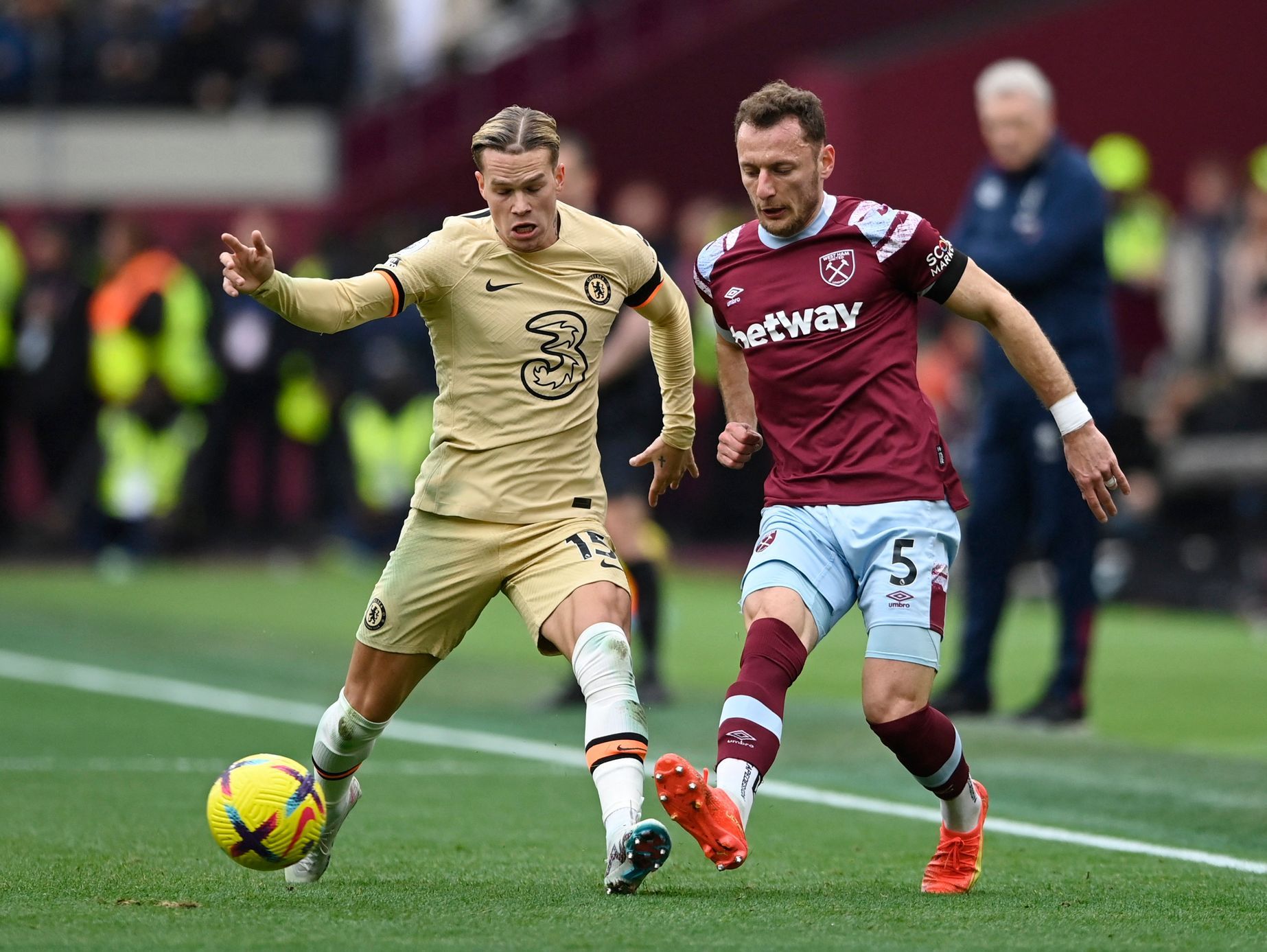 Coufal started the goal action, played a video with Souček.  West Ham take a point with Chelsea