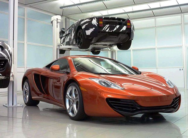 McLaren MP4-12C zní celý název tohoto britského supersportu | Foto: Aktuálně.cz