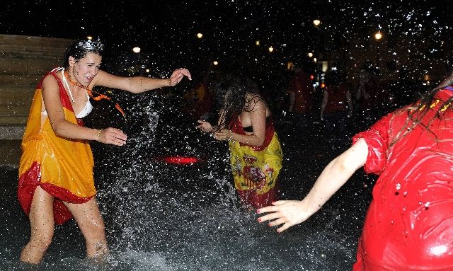 A mimo jiné také místní kašna. | Foto: Reuters