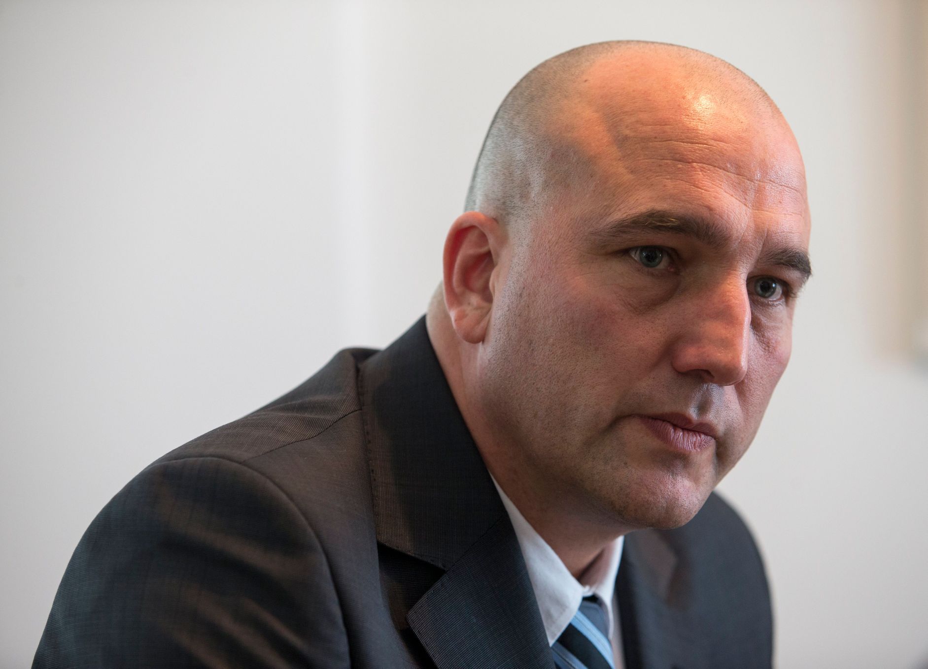 Pod šéfem VZP se kýve židle. Víme, kdo může nejmocnějšího muže zdravotnictví nahradit