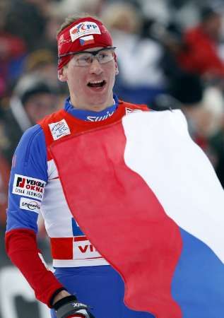 Lukáš Bauer se raduje z výhry na Tour de Ski | Foto: Reuters