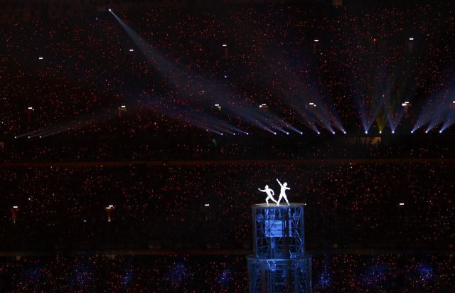 Závěrečný ceremoniál pekingské olympiády sledovalo na stadionu více než 90 tisíc diváků. | Foto: Reuters