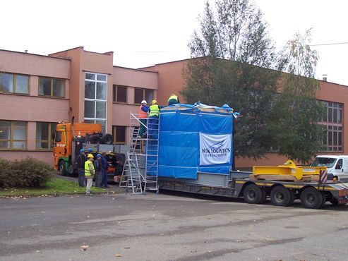 Souprava s hlavní částí tokamaku dorazila do Prahy. | Foto: Josef Tuček