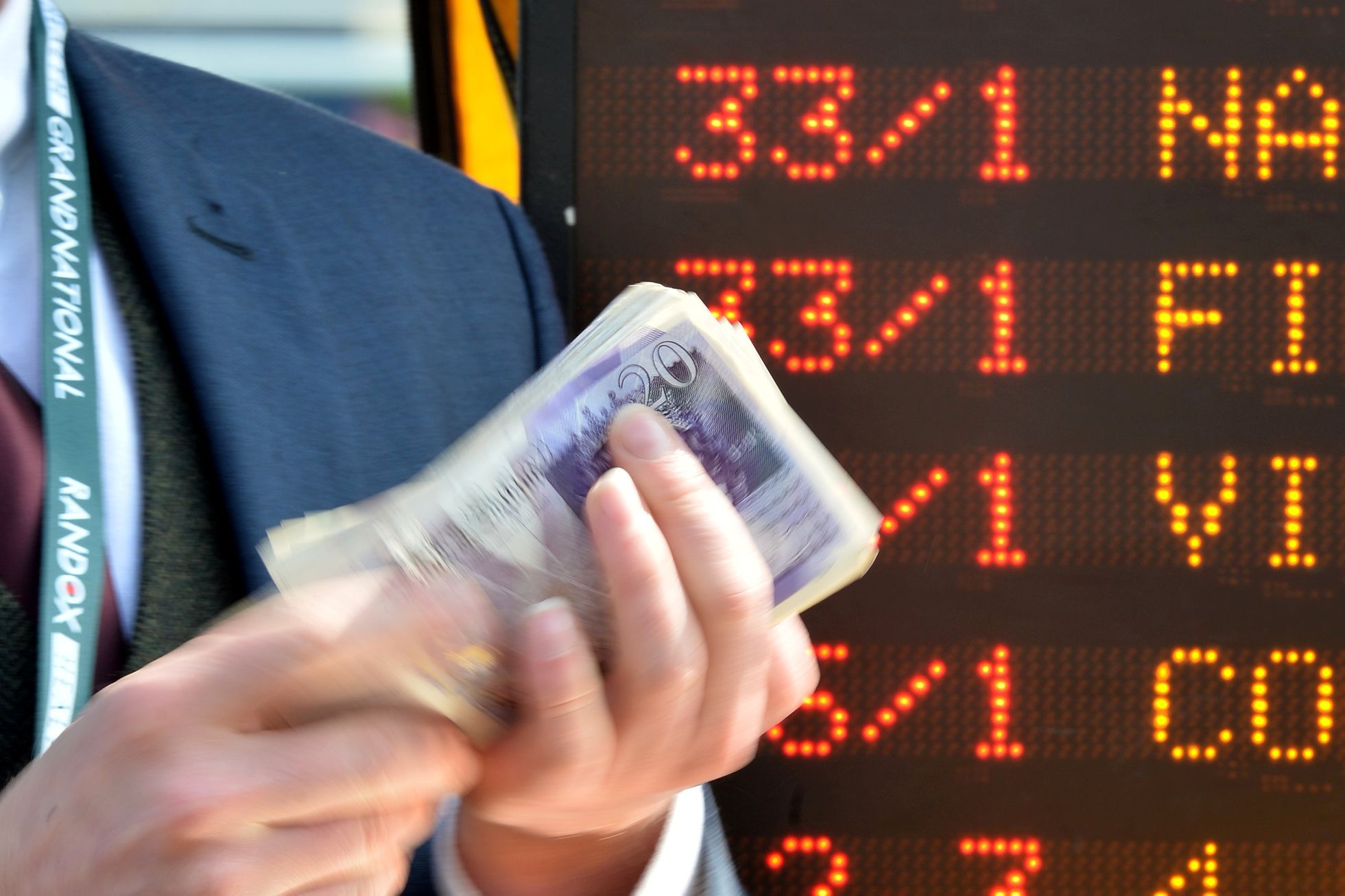 Bookmakeři mají o výsledku voleb jasno, jedna strana bude bita. Češi vsadili miliony