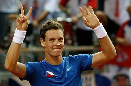 Tomáš Berdych slaví vítězství nad Marinem Čiličem | Foto: Sport