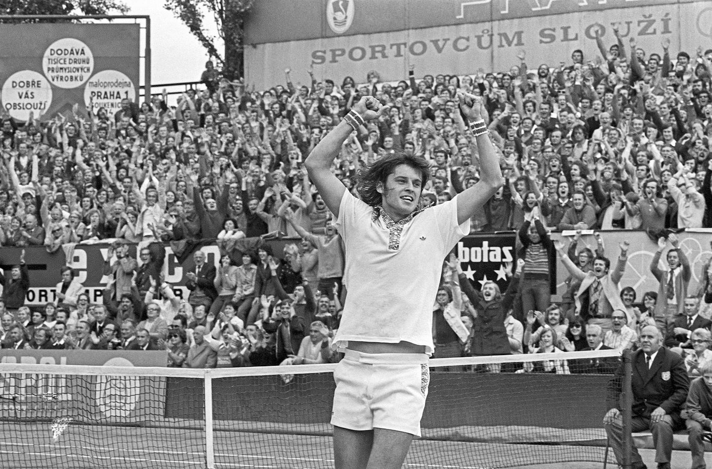 Remove the cross, cut, or don’t play. The stallion stallion was punished by the Communists