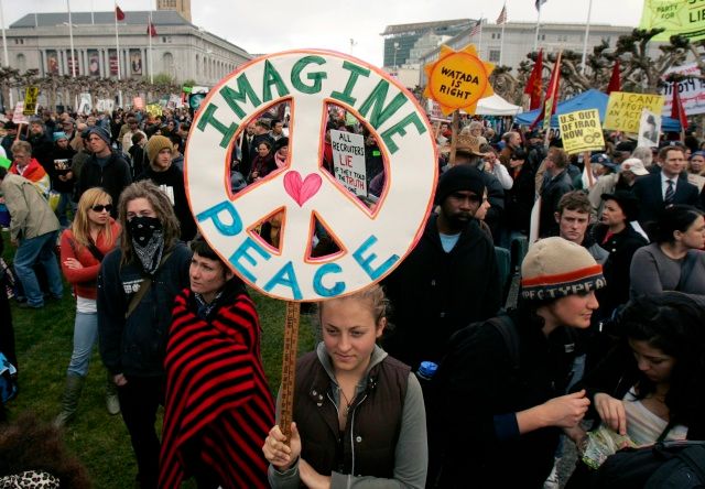 Protestující v San Franciscu | Foto: Reuters