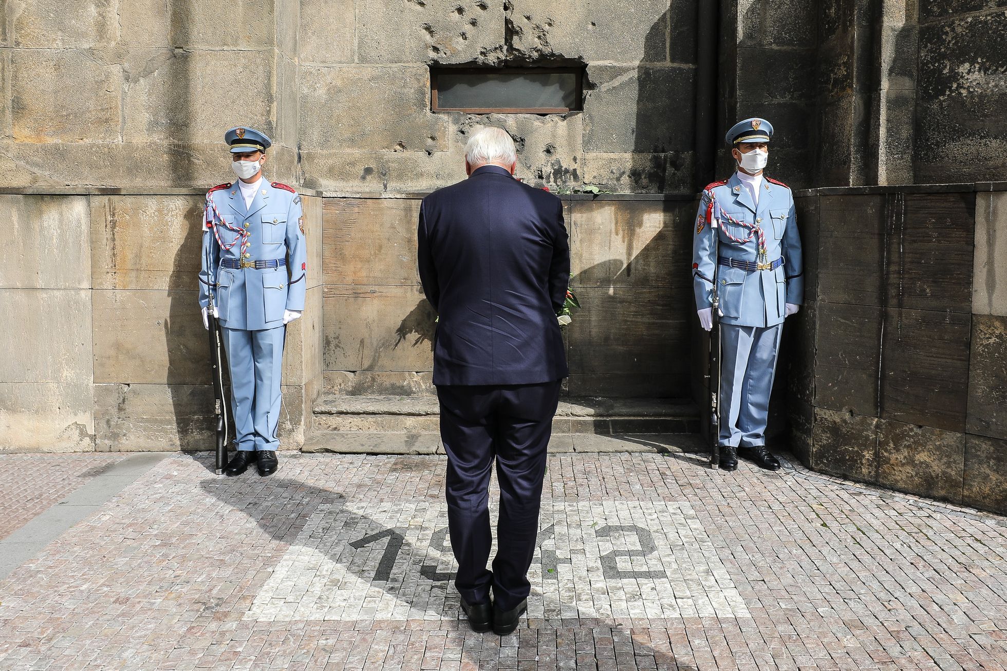 Foto: Zum ersten Mal in der Geschichte.  Der deutsche Bundespräsident würdigte das Gedenken an die tschechischen Fallschirmjäger
