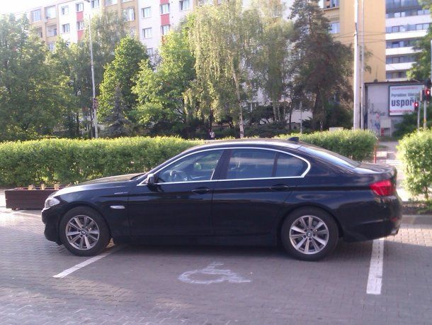 Na takové a podobné parkování chtějí organizátoři soutěže upozornit. | Foto: ČRO